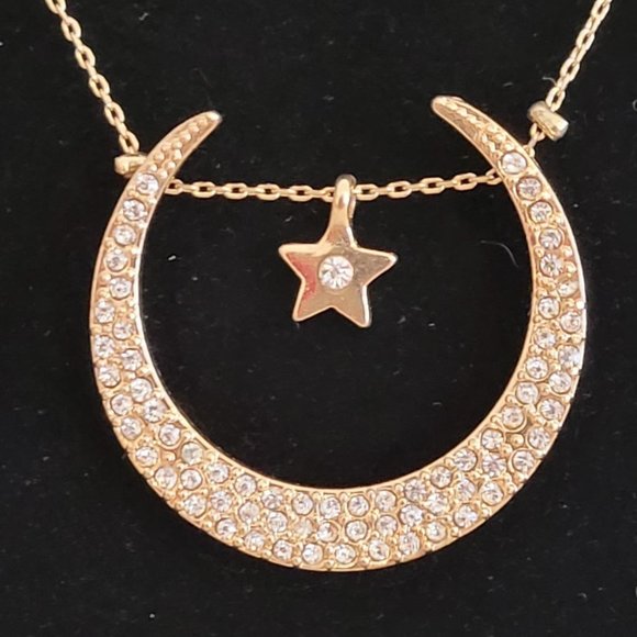 Moon and Star Necklace - Picture 4 of 6